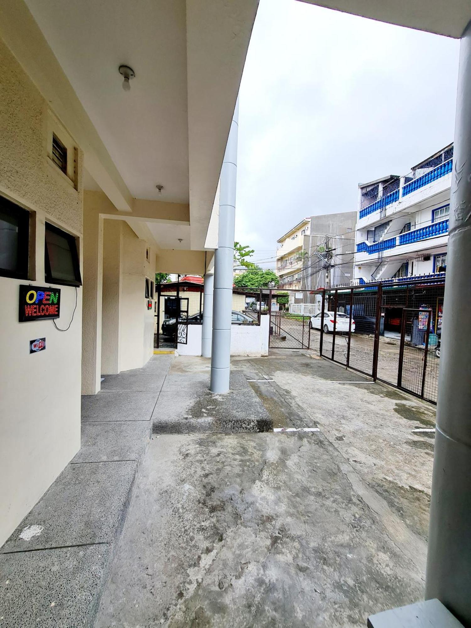 Dasma Lofts Hotel Near Dela Salle Dasma Dasmarinas Εξωτερικό φωτογραφία